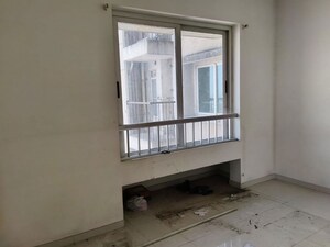 Room in 2 BHK Apartment at Marathon Nexzone, New Panvel – for Sale