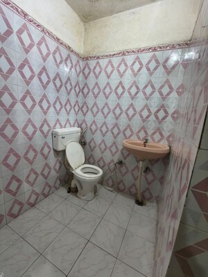 Bathroom in 2 BHK Builder Floor at Indira Nagar – for Rent