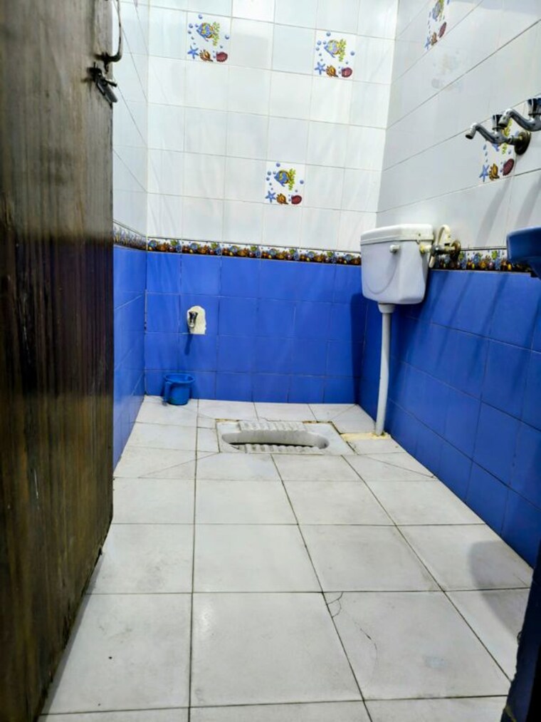 Bathroom, indira nagar 2 Bedroom 1000 Sq.Ft. Builder Floor In Indira Nagar Lucknow 10322157