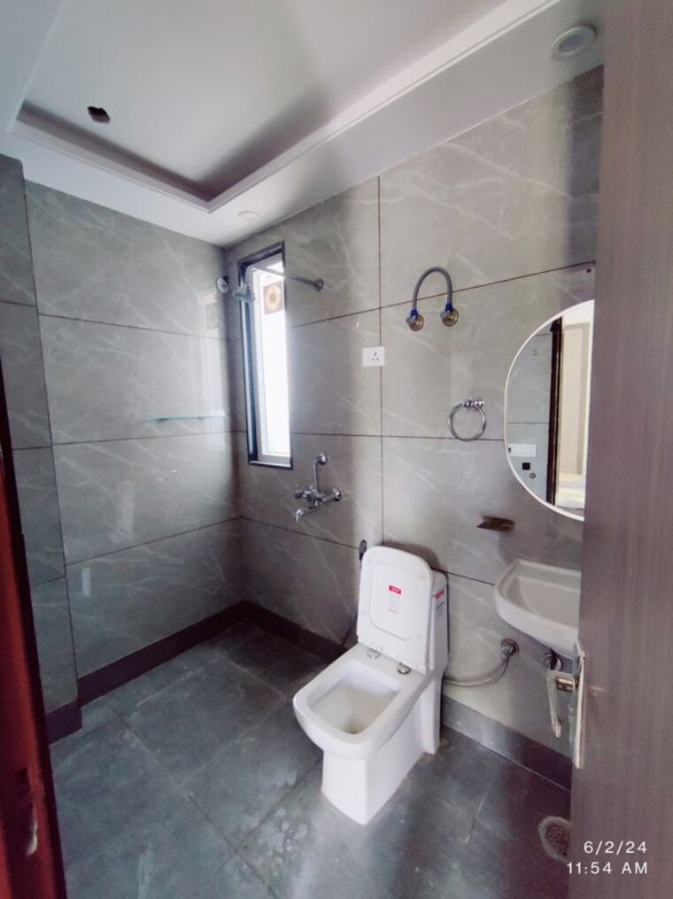 Bathroom, sector 15 3 Bedroom 2300 Sq.Ft. Builder Floor In Sector 15 Gurgaon 10322156