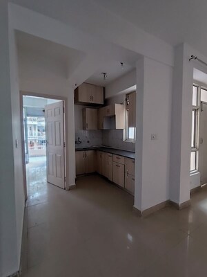 Room in 2 BHK Apartment at Supertech Cape Town, Sector 74 – for Rent