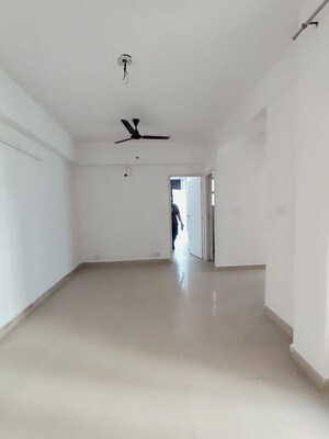 2 BHK Apartment For Rent in Supertech Cape Town, Sector 74