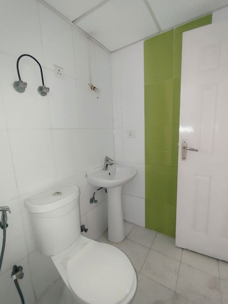 Bathroom, supertech-cape-town 2 Bedroom 930 Sq.Ft. Apartment In Sector 74 Noida 10322149