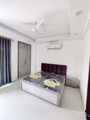 Bedroom in 2 BHK Builder Floor at Sector 15 – for Rent