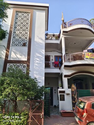 2 BHK Builder Floor For Rent in Lda Colony