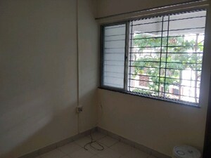 Living Room in 1.5 BHK Apartment at Anand Park, Wadgaon Sheri – for Rent