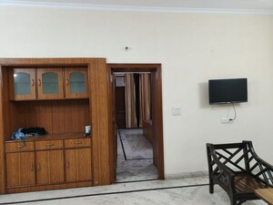 Room in 3 BHK Builder Floor at Sas Nagar – for Rent