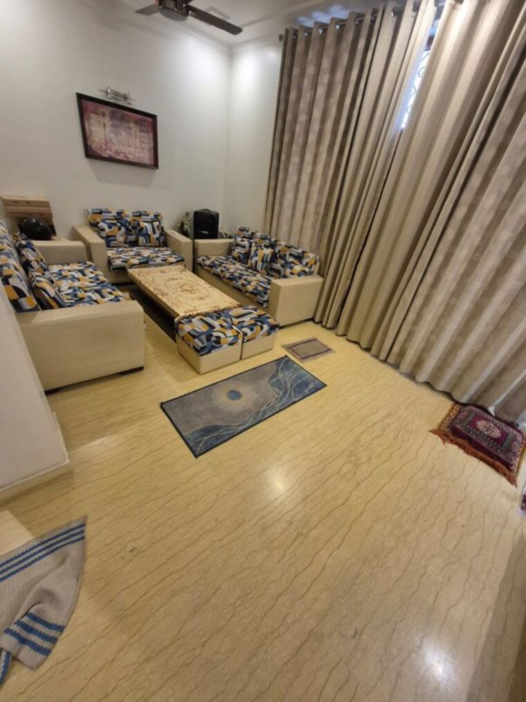 Living Room, sector 47 2.5 Bedroom 1600 Sq.Ft. Builder Floor In Sector 47 Gurgaon 10322244