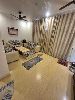 2.5 BHK + Store Room Builder Floor For Rent in Sector 47