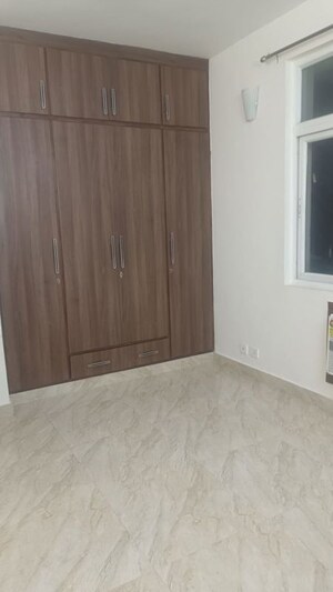 Room in 3 BHK Builder Floor at Amrapali Awadh, Indira Nagar – for Rent