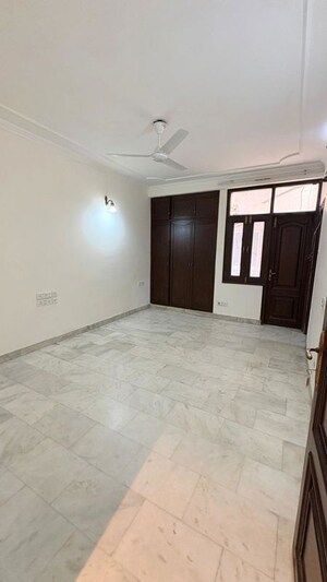 Room in 4 BHK Builder Floor at New Friends Colony – for Rent
