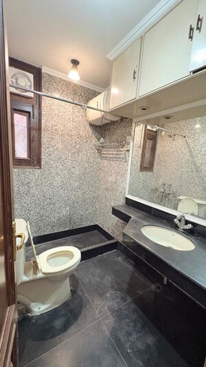 Team Area in 4 BHK Builder Floor at New Friends Colony – for Rent