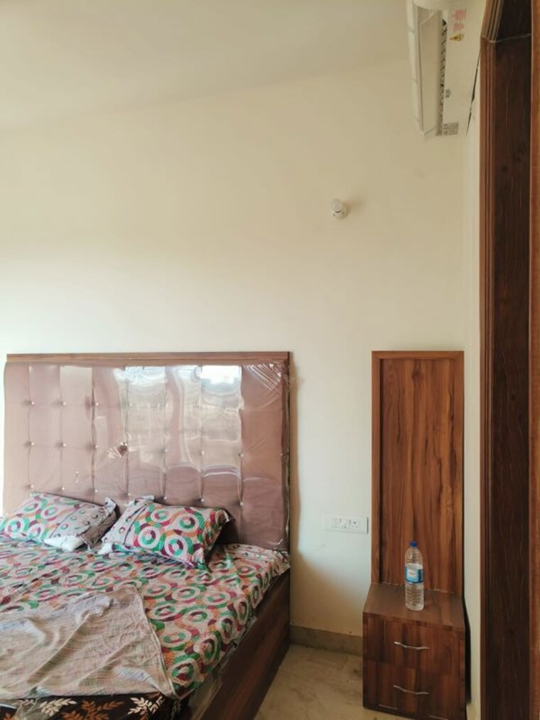 Bedroom, malwa-escon-primera 3 Bedroom 1600 Sq.Ft. Apartment In International Airport Road Zirakpur 10322315
