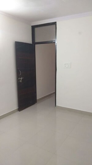 Room in 1 BHK Builder Floor at Sewa Nagar – for Rent