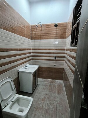 Bathroom in 6 BHK Independent House at VIP Ashiana Homes, Vip Road – for Sale