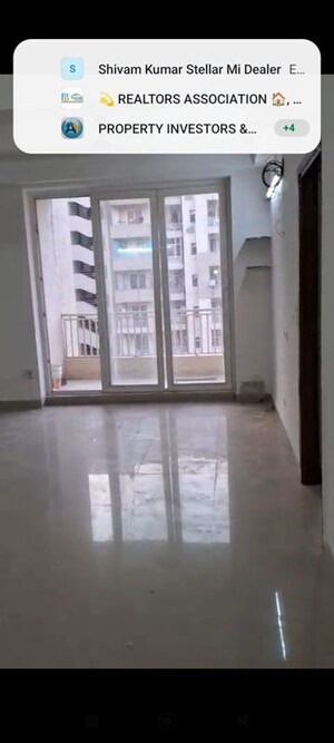 Room in 3 BHK Apartment at ACE Platinum, Zeta I Greater Noida – for Rent