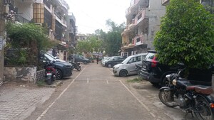 Parking in 2 BHK Builder Floor at Vaishali Sector 2 – for Rent