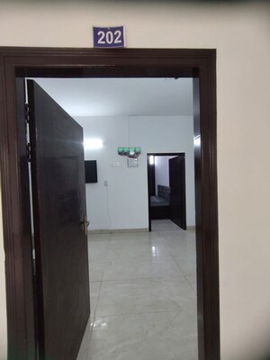 Room in 3 BHK Builder Floor at Sector 50 – for Rent