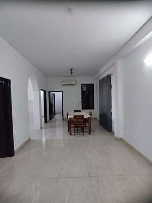 Room in 3 BHK Builder Floor at Sector 50 – for Rent