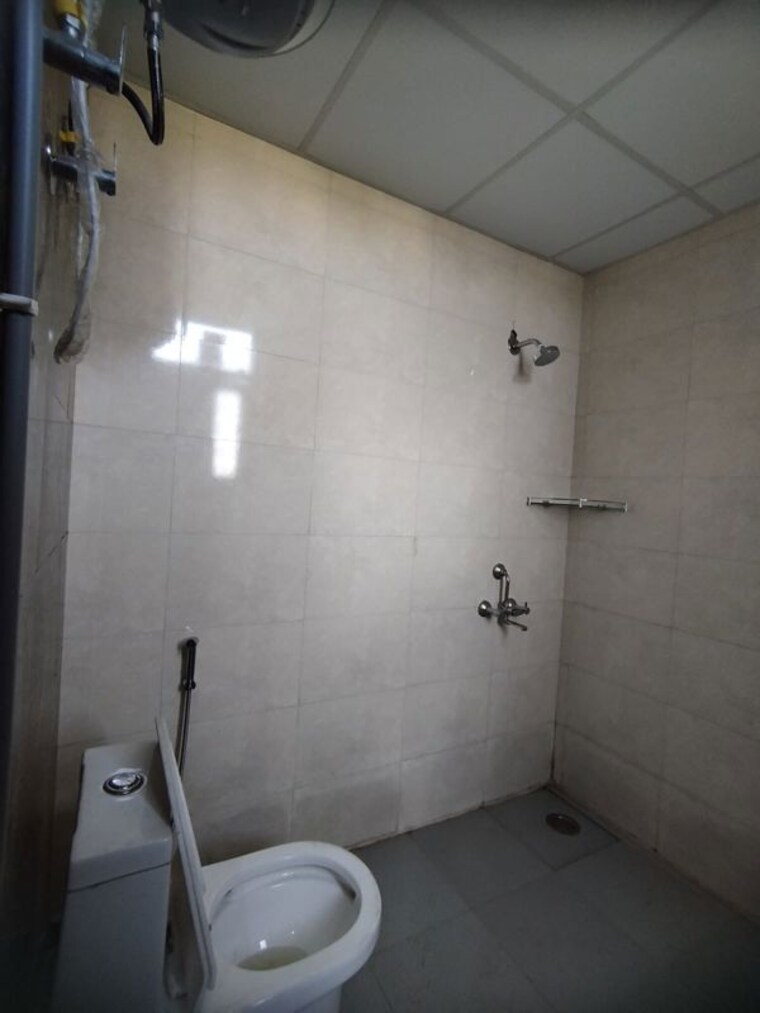 Bathroom, sector 50 3 Bedroom 2000 Sq.Ft. Builder Floor In Sector 50 Gurgaon 10322318