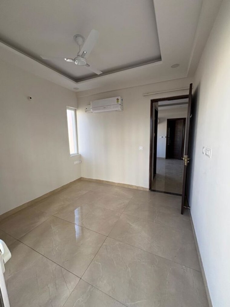Room, hlp-palmillas 3 Bedroom 200 Sq.Yd. Independent House In Vip Road Zirakpur 10322317
