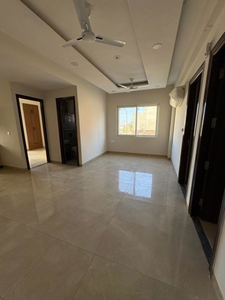 Room, hlp-palmillas 3 Bedroom 200 Sq.Yd. Independent House In Vip Road Zirakpur 10322317