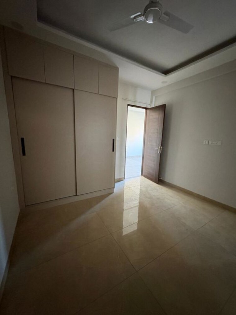 Room, hlp-palmillas 3 Bedroom 200 Sq.Yd. Independent House In Vip Road Zirakpur 10322317