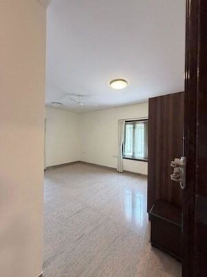 Room in 4 BHK Apartment at HM Fort St John, St Johns Road – for Rent
