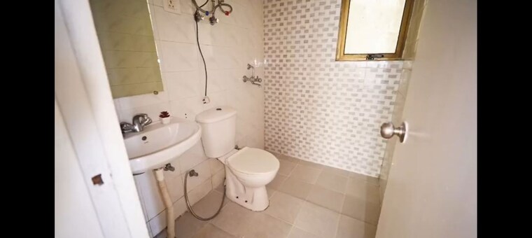 Bathroom, eros-sampoornam 3 Bedroom 1435 Sq.Ft. Apartment In Sector 2 Greater Noida Greater Noida 10322374