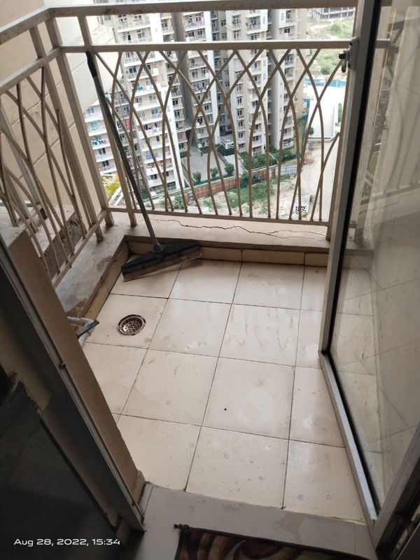 2 BHK + Study Room Apartment For Rent in Gaur City Center