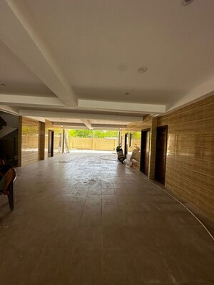 Parking in 2 BHK Builder Floor at Sector 52 – for Rent