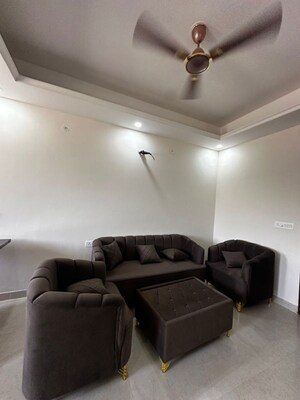 Living Room in 2 BHK Builder Floor at Sector 52 – for Rent