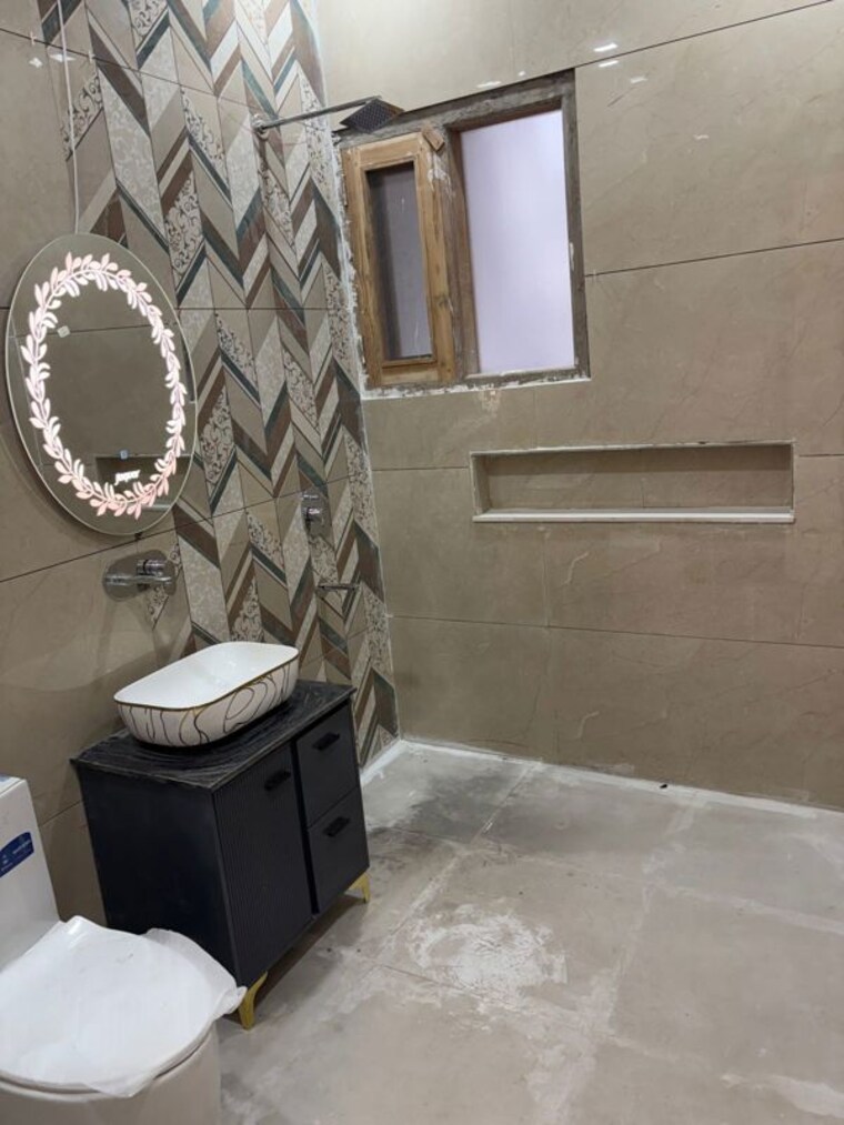 Bathroom, maya-green-lotus-utsav 3 Bedroom 250 Sq.Yd. Apartment In International Airport Road Zirakpur 10322408