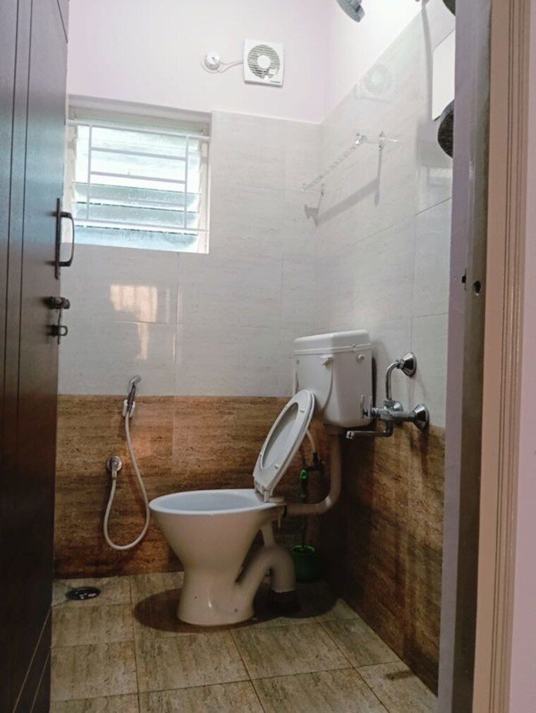 Bathroom, hsr layout 1 Bedroom 500 Sq.Ft. Independent House In Hsr Layout Bangalore 10322430