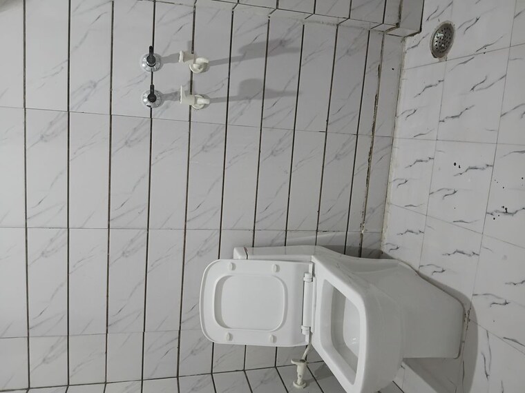 Bathroom, hajipur Pg For Girls In Hajipur 10322407