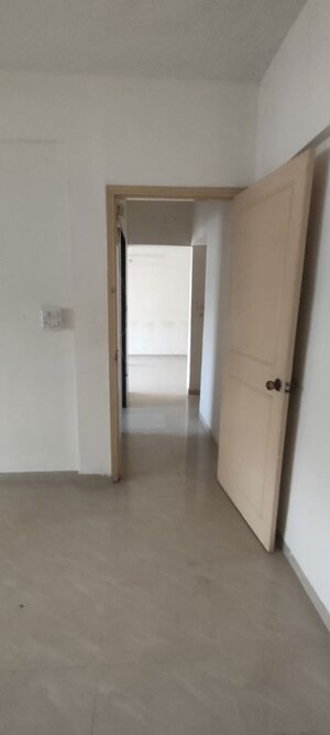 Room in 1 BHK Apartment at Kandivali West – for Sale