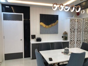 Team Area in 3 BHK Apartment at Mahim West – for Sale