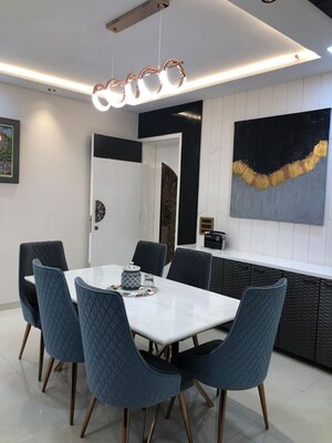 Team Area in 3 BHK Apartment at Mahim West – for Sale