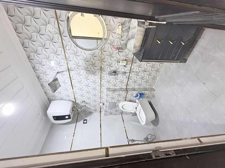 Bathroom, khirki extension 3 Bedroom 125 Sq.Yd. Builder Floor In Khirki Extension Delhi 10322463