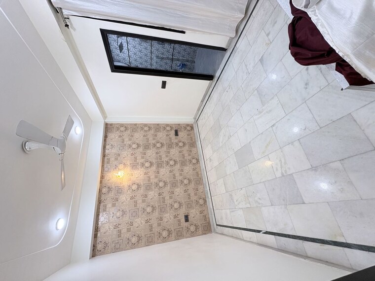 Balcony, khirki extension 3 Bedroom 125 Sq.Yd. Builder Floor In Khirki Extension Delhi 10322463
