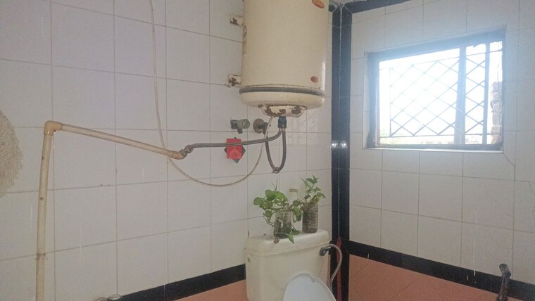 Bathroom, ganpati-villas-vaishali 1 Bedroom 560 Sq.Ft. Builder Floor In Vaishali Sector 2 Ghaziabad 10322478