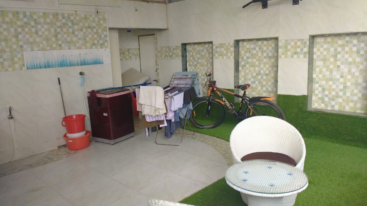 2 BHK Apartment For Sale in Gurukrupa Marina Enclave