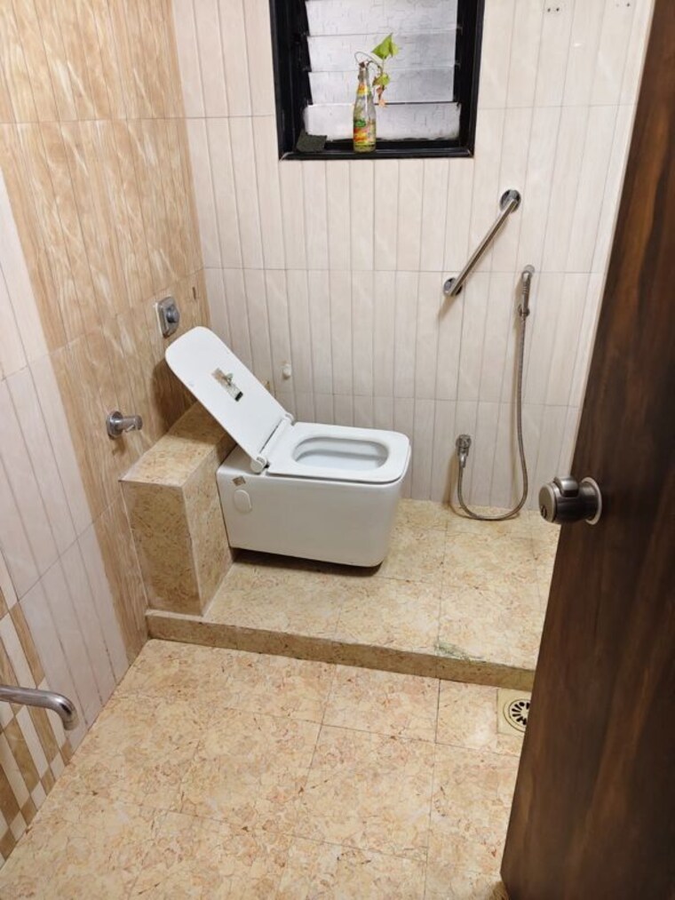 Bathroom, hari-om-puram 2 Bedroom 1050 Sq.Ft. Apartment In Aundh Pune 10322512