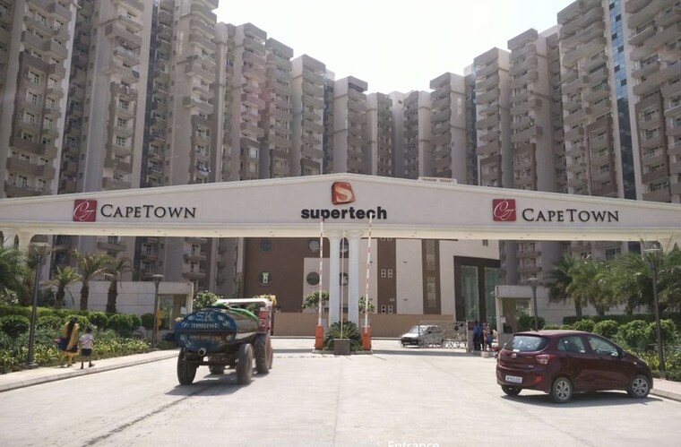 Exterior View, supertech-cape-town 2.5 Bedroom 950 Sq.Ft. Apartment In Sector 74 Noida 10235630