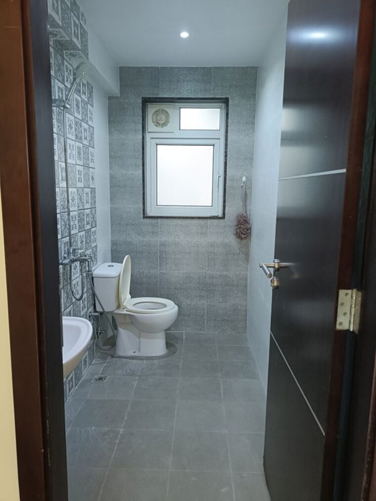 Bathroom, nl-aryavarta 3 Bedroom 1100 Sq.Ft. Apartment In Dahisar East Mumbai 10322499