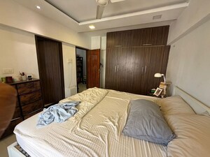 Bedroom in 2 BHK Apartment at Khar West – for Rent