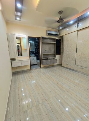 Room in 2 BHK Builder Floor at Govindpuri – for Rent