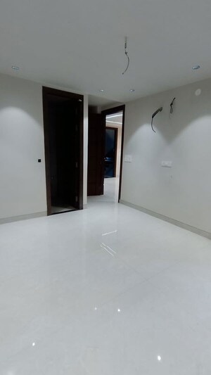 Room in 3 BHK Builder Floor at Rajpur – for Sale