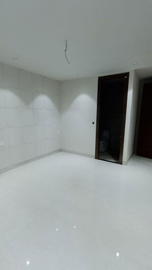 Room in 3 BHK Builder Floor at Rajpur – for Sale