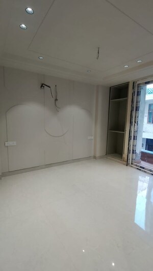 Room in 3 BHK Builder Floor at Rajpur – for Sale